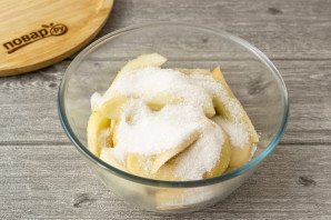 Груши вяленые в сушилке Груши вяленые в сушилке