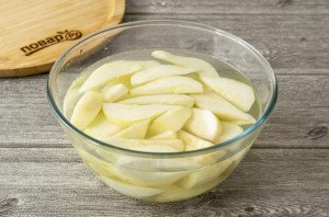 Груши вяленые в сушилке Груши вяленые в сушилке