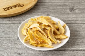 Груши вяленые в сушилке Груши вяленые в сушилке