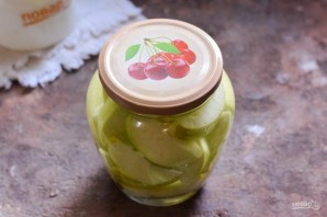 Яблоки с чесноком на зиму