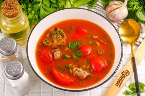 Китайский суп с помидорами и говядиной