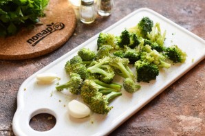 Куриная печень с брокколи