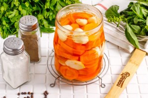 Маринованный чеснок с морковью на зиму