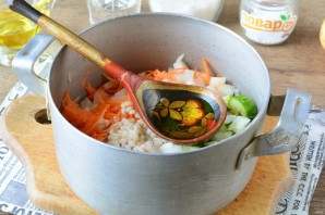 Огурцы с перловкой на зиму