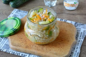 Огурцы с перловкой на зиму