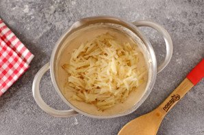 Оладьи на ряженке с яблоками