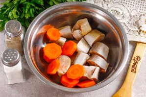 Шашлык из рыбы с яблоками