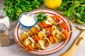 Шашлык из рыбы с яблоками