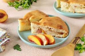 Заливной пирог с нектаринами