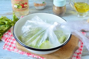 Быстрая засолка кабачков в пакете