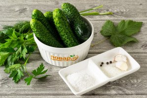 Быстрые малосольные огурцы в пакете Быстрые малосольные огурцы в пакете