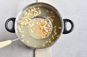 Гороховый суп на мясном бульоне