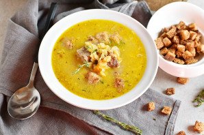 Гороховый суп на мясном бульоне