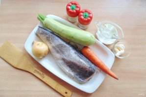 Хек с кабачками в духовке