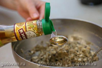 Икра из жареных баклажанов с вареным яйцом Икра из жареных баклажанов с вареным яйцом