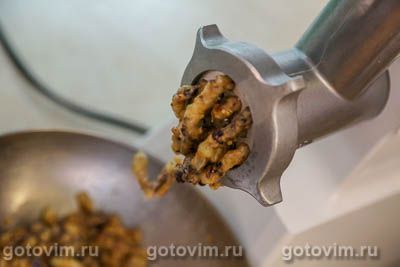 Икра из жареных баклажанов с вареным яйцом Икра из жареных баклажанов с вареным яйцом