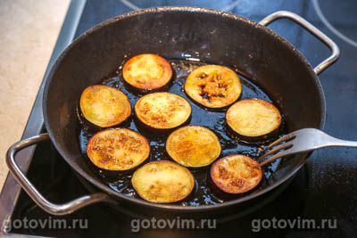 Икра из жареных баклажанов с вареным яйцом Икра из жареных баклажанов с вареным яйцом