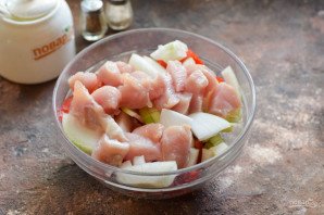 Индейка с баклажанами и помидорами в духовке