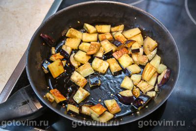 Яичница глазунья с баклажанами Яичница глазунья с баклажанами