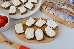 Канапе с сельдью