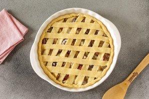 Кростата со сливами