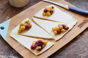 Круассаны с малиной