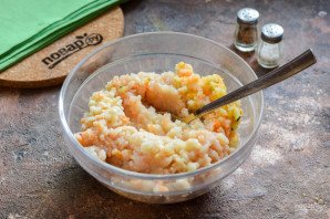 Куриные биточки с цукини и овощами