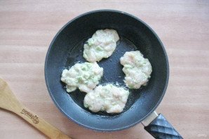 Куриные оладьи с брокколи