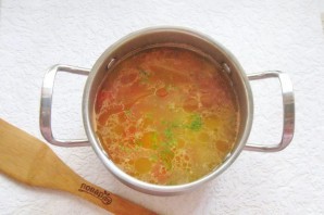 Куриный суп с сельдереем и рисом