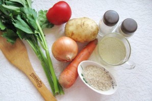 Куриный суп с сельдереем и рисом