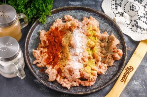 Люля-кебаб из баранины и курицы