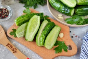 Малосольные огурчики в пакете