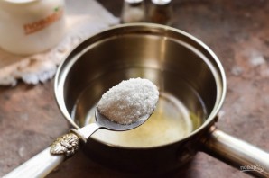 Малосольные огурцы с кинзой и чесноком