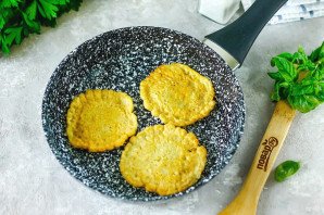 Оладьи из молоки лососевых рыб