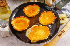 Оладьи на кокосовом молоке с яблоками