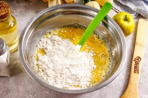 Оладьи на кокосовом молоке с яблоками