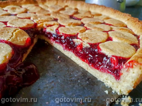 Песочный пирог с вишней Песочный пирог с вишней