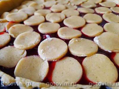 Песочный пирог с вишней Песочный пирог с вишней