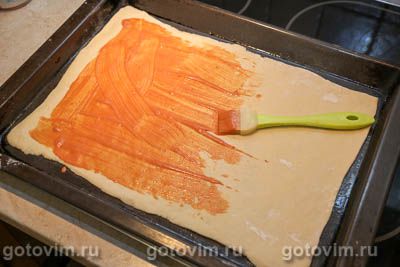 Пицца из готового теста с колбасой и картофельным пюре Пицца из готового теста с колбасой и картофельным пюре