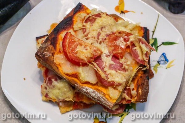 Пицца из готового теста с колбасой и картофельным пюре Пицца из готового теста с колбасой и картофельным пюре