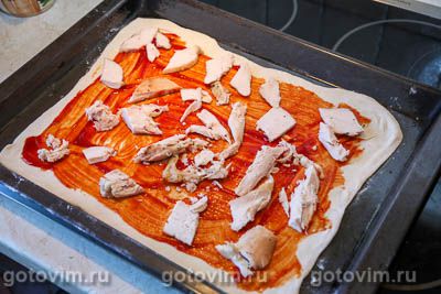 Пицца из готового теста с курицей и кабачками Пицца из готового теста с курицей и кабачками