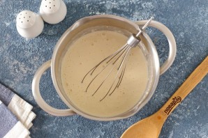 Пирог с маринованными грибами и картофелем