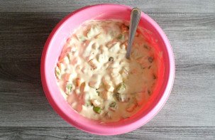 Пирог с ревенем и яблоками в мультиварке