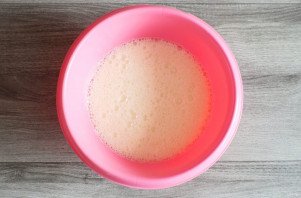 Пирог с ревенем и яблоками в мультиварке