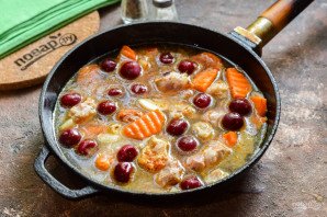 Плов с вишней