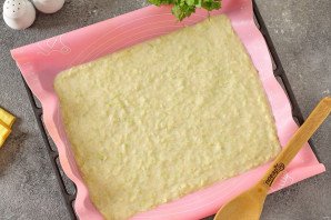 Рулет из кабачков с семгой и сыром