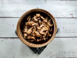 Салат из свеклы и шампиньонов