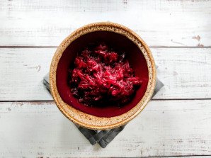 Салат из свеклы и шампиньонов