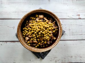 Салат из свеклы и шампиньонов