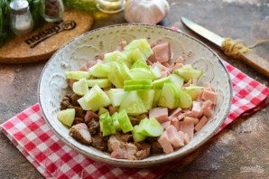 Салат с говядиной и ветчиной Салат с говядиной и ветчиной